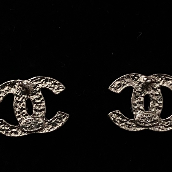 AUTHENTIC CHANEL EARRINGS - Picture 8 of 8